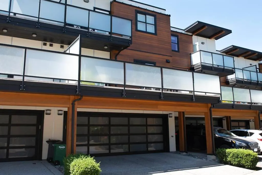 Cedar Hill Sunlit Stay - Bright Spacious & Modern Victoria Holiday home